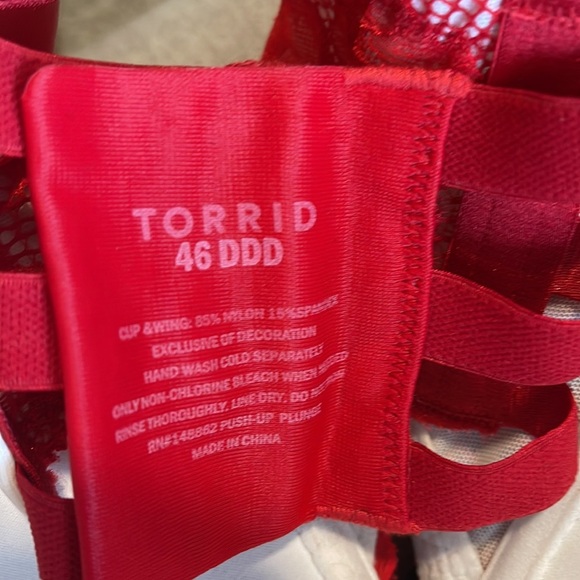 - Torrid lace red bra - Picture 6 of 6